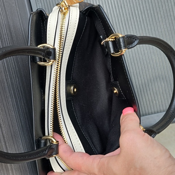 COACH NWT Mini Lillie Carryall In Signature Canvas** - Picture 3 of 7